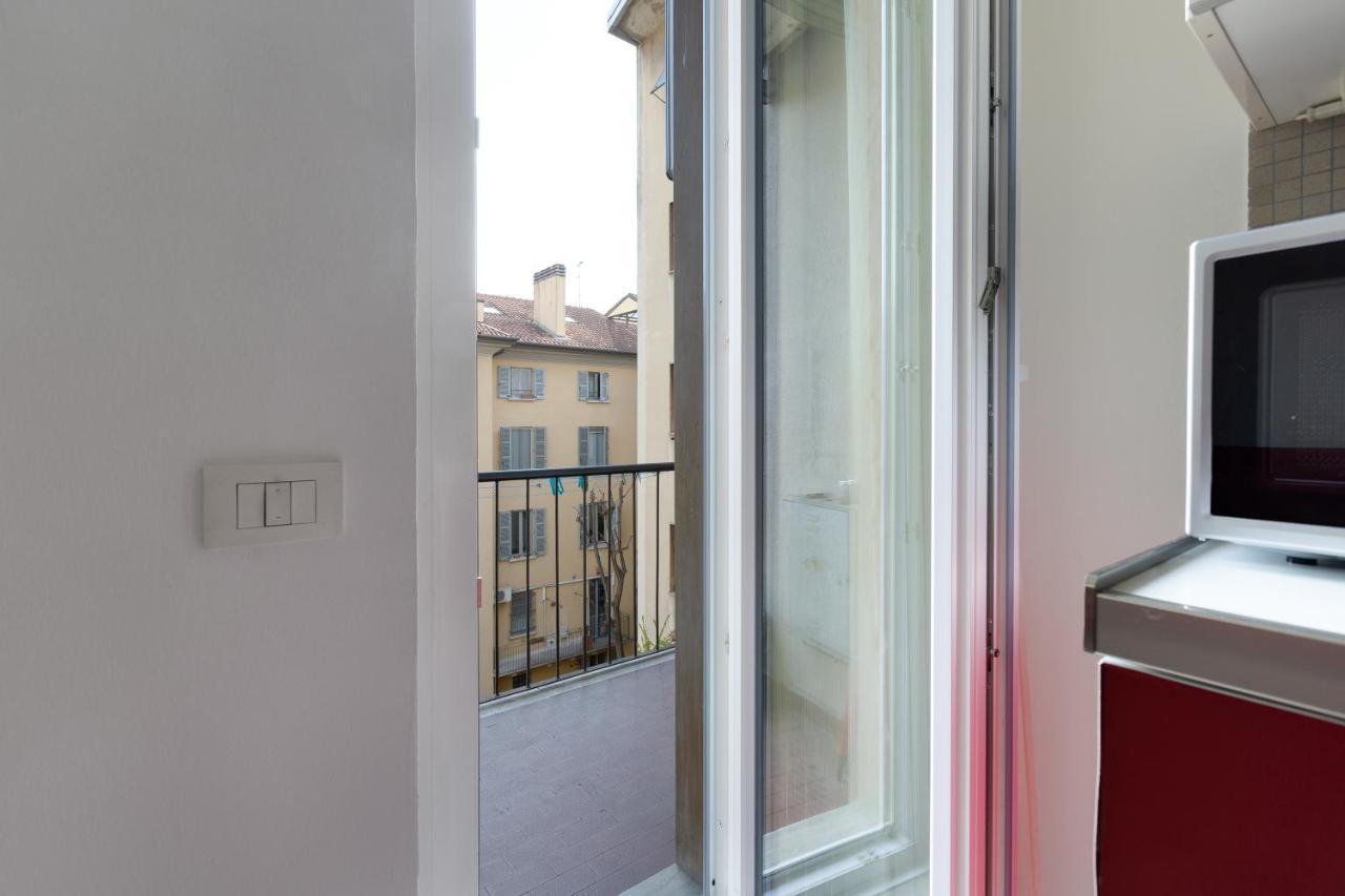 Cozy Apt With Balcony - Mm2 Sant'Agostino Apartment Milan Exterior photo